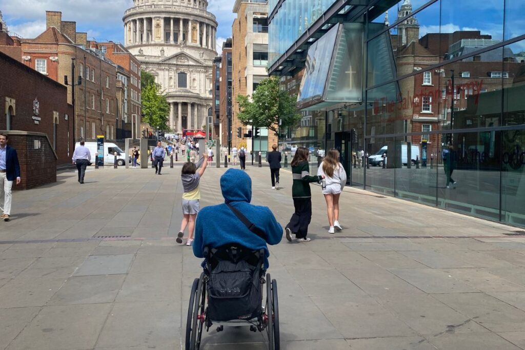 Descubrir los escenarios de Harry Potter desde un taxi adaptado en Londres